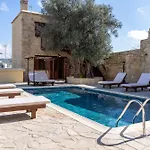 Stone Court Boutique 4*