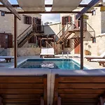 Lejlighedshotel Stone Court Boutique 4*