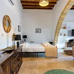 Stone Court Boutique Lejlighedshotel