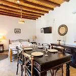 Lejlighedshotel Stone Court Boutique 4*