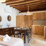 Lejlighedshotel Stone Court Boutique