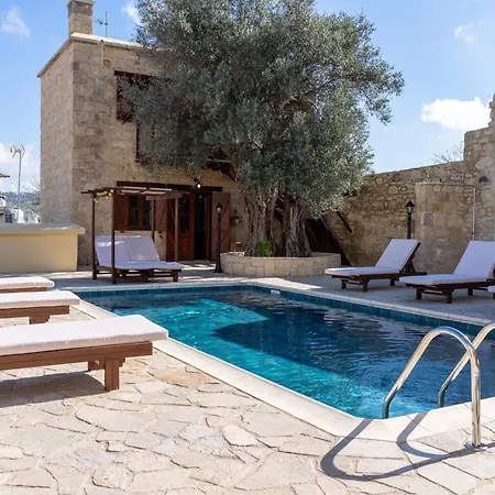 Stone Court Boutique 4*