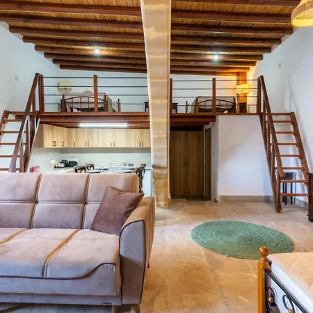 Stone Court Boutique 4*