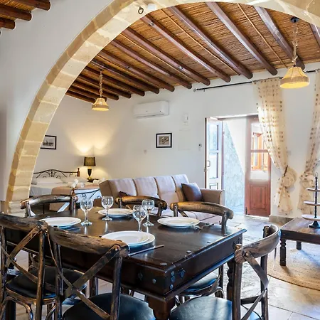 Stone Court Boutique 4* Miliou