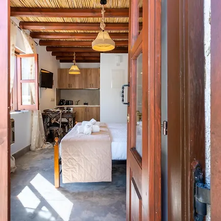 Stone Court Boutique Hotel de apartamente