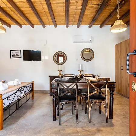 Aparthotel Stone Court Boutique Miliou