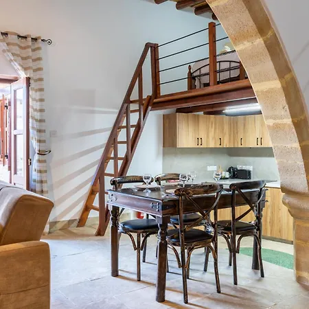 Stone Court Boutique 4*