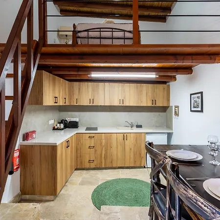 Stone Court Boutique Aparthotel Miliou