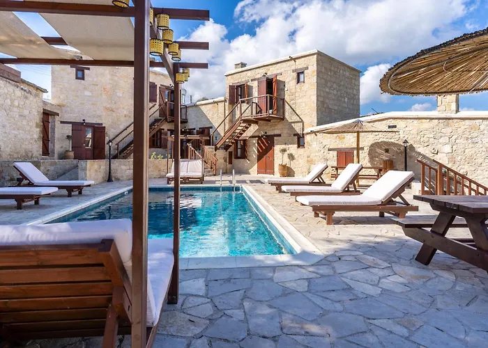 Aparthotel Stone Court Boutique Miliou