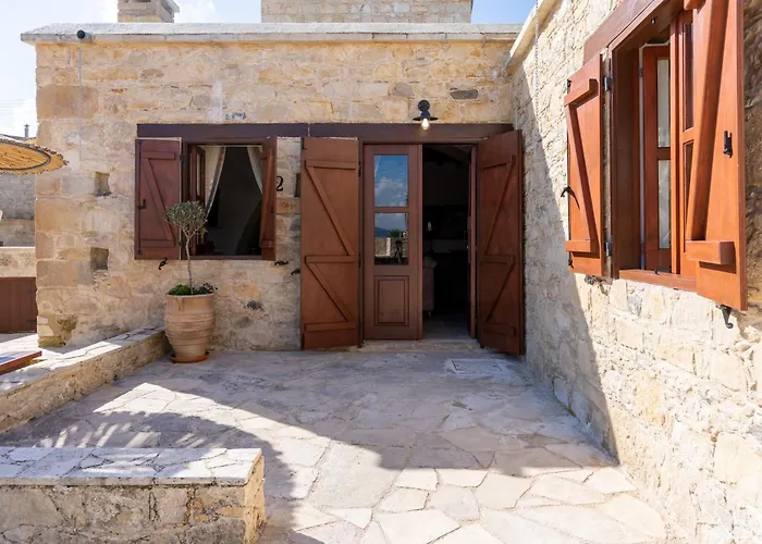 Stone Court Boutique Miliou