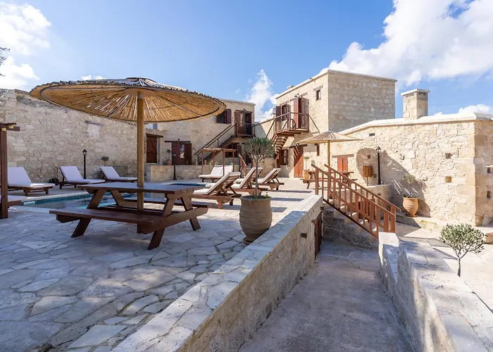 Stone Court Boutique 4* Miliu