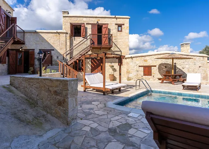 Hotel apartamentowy Stone Court Boutique 4*