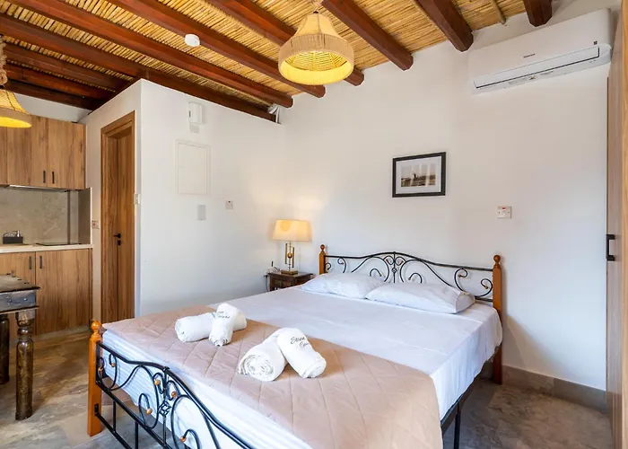 Stone Court Boutique 4*