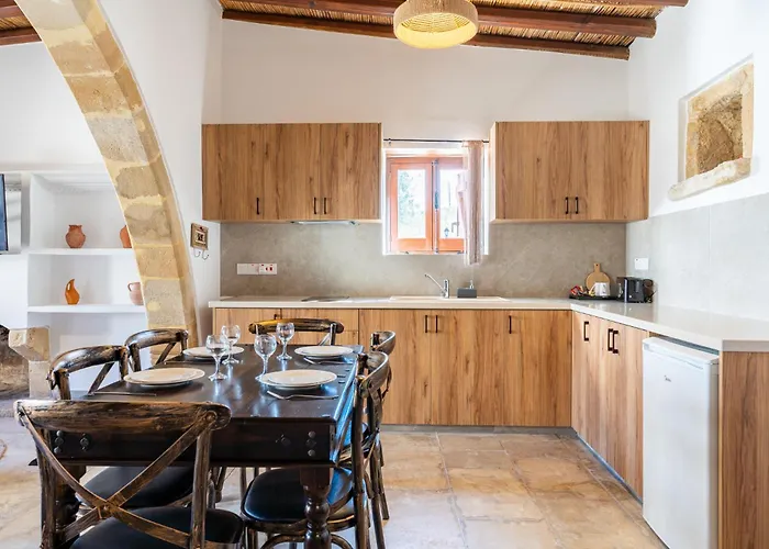 Stone Court Boutique Miliou