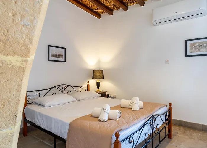 Hotel apartamentowy Stone Court Boutique Miliu