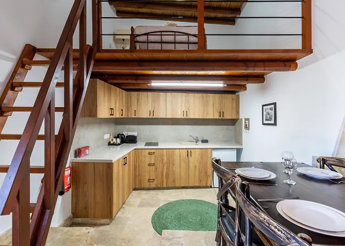 Stone Court Boutique Aparthotel Miliou